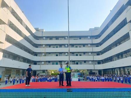 筑牢校园法治防线，护航学生健康成长——深圳市洪湖小学举行法治副校长聘任仪式暨学生安全法制教育活动
