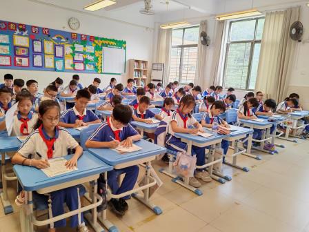 书写经典诗词，弘扬中华文化 ——淘金山小学举行硬笔书法比赛