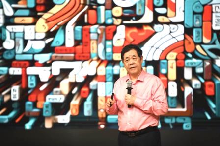 智启未来：知名学者祝智庭走进桂园中学，引领师生探索人工智能大模型的奇妙