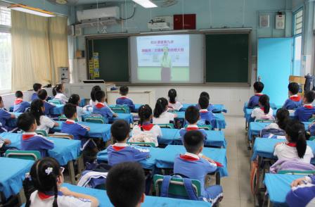 文理兼通的传奇大师 ——南湖小学开展校长课堂第九讲