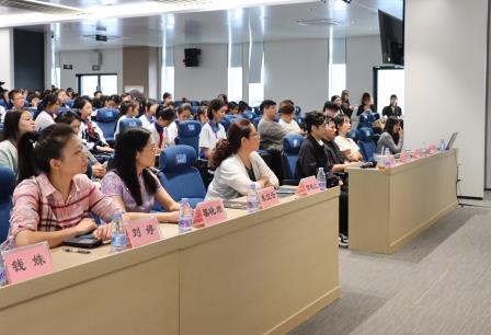 键上青春，乐韵飞扬——深圳市翠园文锦中学“高雅艺术进校园”电子键盘艺术鉴赏活动