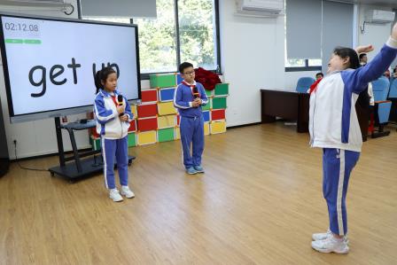 词汇大PK 精彩嗨不停 ——深圳市泰宁小学开展英语节系列活动之“你比我猜”词汇大比拼