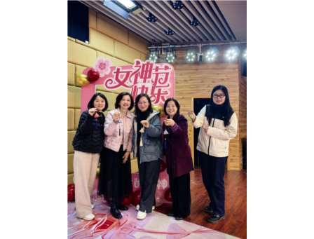 深圳市怡景小学举行庆祝三八妇女节活动