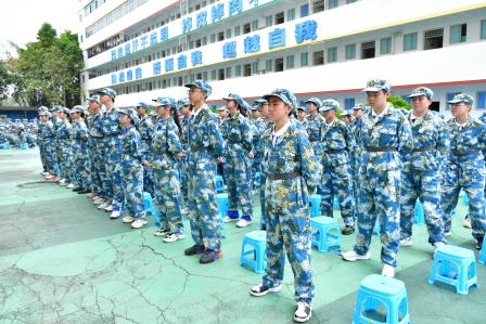 同心同行伴成长，有规有矩好习惯 ——深圳市泰宁小学4-6年级开展行为规范教育实践活动