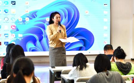 健康智慧赋能，师风师德筑基 ——深圳市靖轩小学召开教职工会议暨师德师风建设专题学习会