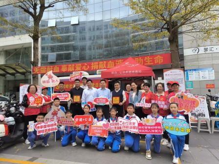 《学雷锋践行初心，志愿者红暖鹏城——螺岭师生携手螺岭社区共谱爱心公益篇章》