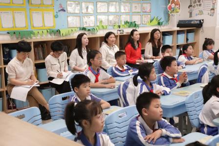 聚焦课堂提质量，视导引领促成长——水田小学迎接罗湖区教科院新教师“破茧”视导行动