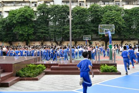 安全疏散，警钟长鸣——深圳市景贝小学开展安全消防紧急疏散演习活动