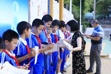 AI启智，桐创未来——深圳市仙桐实验小学举办校园科技节闭幕式