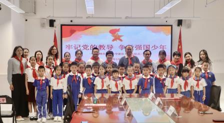 牢记党的教导    争当强国少年 ——东晓小学举行少先队新队员入队仪式