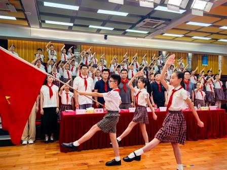 牢记党的教导 争做强国少年——深圳市螺岭外国语实验学校隆重举行24-25学年度少先队总结与表彰大会
