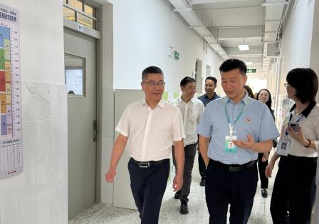桂园中学三个校区开学工作稳中有序，获局领导高度点赞！