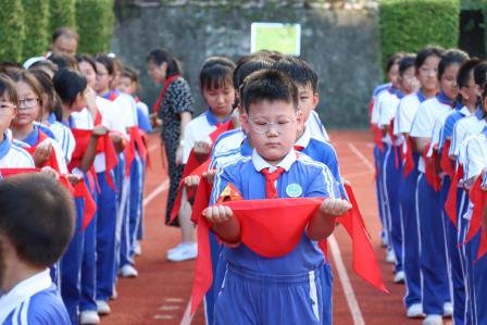 红领巾耀太白，新队员逐梦行 —— 太白实验学校举行少先队新队员入队仪式