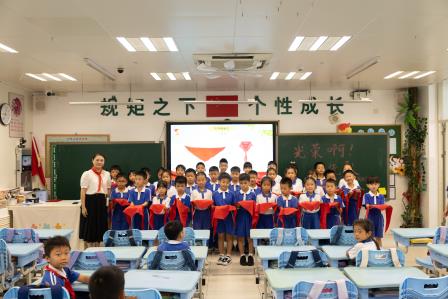 薪火永相传，队旗引成长—— 我校隆重举行建队日纪念活动暨二年级新队员入队仪式