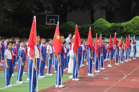 【主题队日】强国复兴有我 争当新时代好少年 —— 深圳市螺岭外国语实验学校少先队纪念建队76周年主题队日活动之五年级换戴大号红领巾仪式