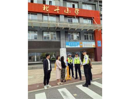 深圳市公安局领导赴北斗小学检查校园安保工作