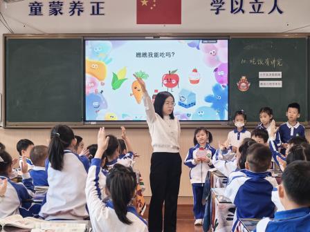 桂园教育集团桂园小学迎陆丰市东海街道中心小学、怀集二小教科研团队到访交流