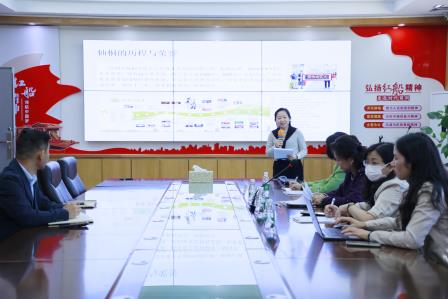 以美育人润童心 文化铸魂促成长 ——罗湖区 “我爱我班” 最美班级文化建设检查组走进仙桐实验小学