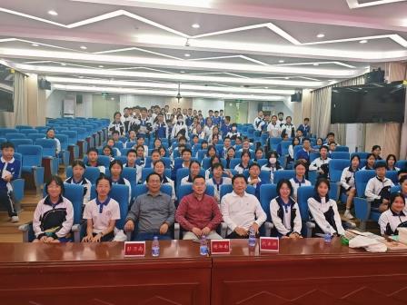 让作家与学生零距离！ 罗湖外语实验学校邀请作家进校开展文学讲座