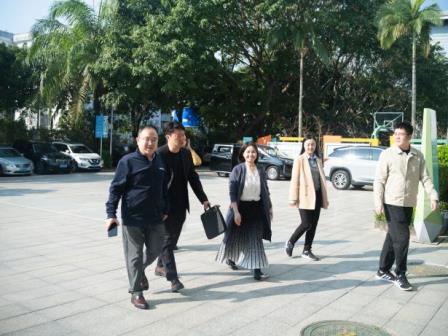 文化铸魂育新人班级焕彩竞风华——罗湖外语实验学校迎接罗湖区“我爱我班”班级文化建设评比检查