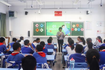 青春护航   成长有方——深圳市东晓小学青春期健康教育讲座顺利开展