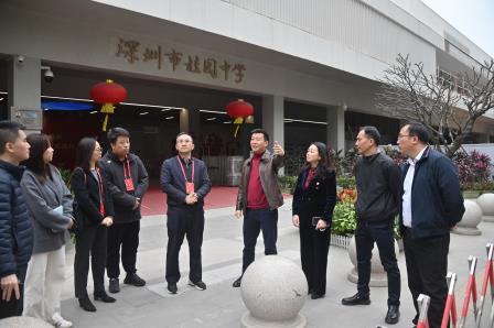 市区人大代表调研组到桂园中学进行视察