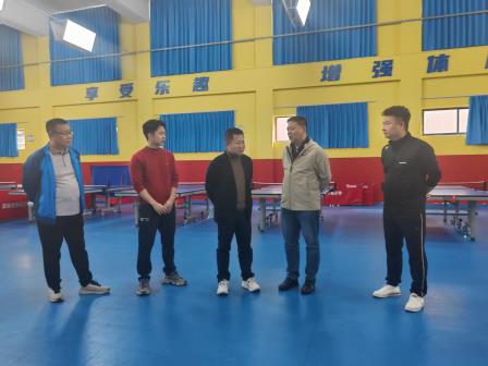 中国近视眼防控协会副会长钟立一行莅临华丽小学调研指导护眼工作