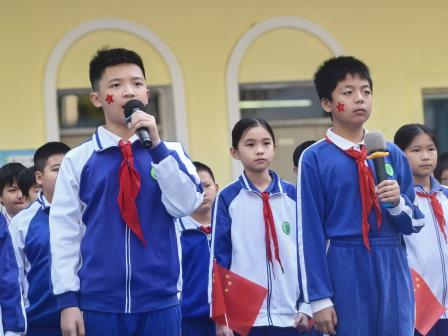 景园实验小学开展“扣好人生第一粒扣子”校长思政课教育活动