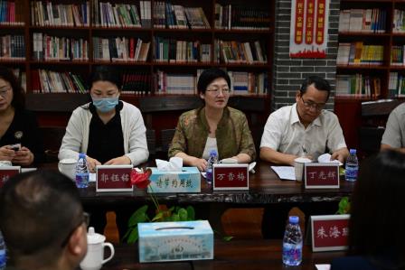 深研课堂促“破茧” 视导赋能提质效 ——罗湖外语实验学校开展2026年新教师过关考核暨初三备考视导工作