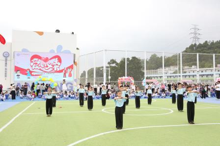 学雷锋 暖校园 润童年 行义举——深圳市莲南教育集团安芳小学举办爱心义卖活动