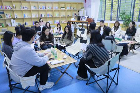 悦见同行 阅启新程——深圳市仙桐实验小学青年共同体读书分享会暨国家中小学智慧教育平台培训会议