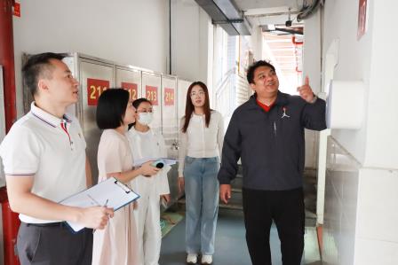 党员先锋在行动！翠园文锦中学第二党支部启动外文公示语规范巡查工作
