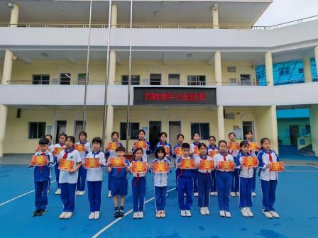景园实验小学成功举办“守护童年·向欺凌说不”防欺凌主题手抄报颁奖活动