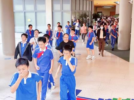 以练筑防 安全护航 —— 翠竹外国语实验学校分校区开展消防应急疏散演练