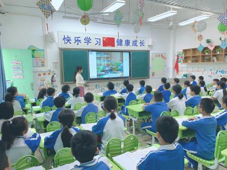 深耕课堂提质效 优课示范促成长 ——新华外国语学校第十四届“新华杯”“一师一优课”公开课活动圆满结束