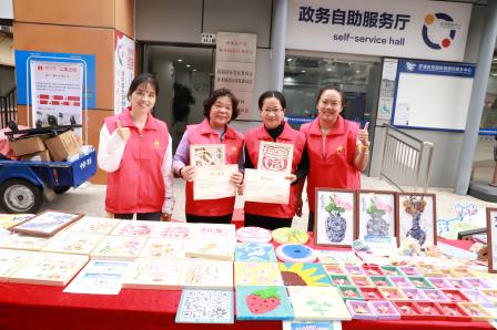 劳动育美 爱心融情 ——星园学校联合桂木园党群服务中心举办劳动美育作品爱心义卖活动