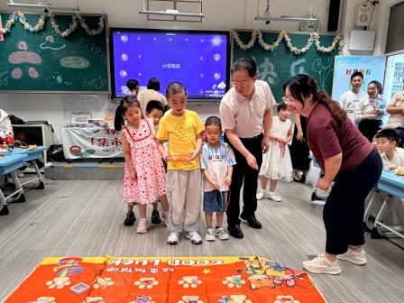 童心飞扬迎六一 欢声笑语满班级——碧波小学开展六一儿童节班级联欢活动