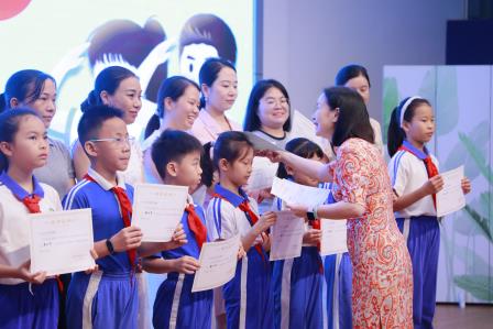 涵养静心好习惯 争做文明静少年 —— 仙桐实验小学开展“静少年“养成教育主题月总结暨表彰大会