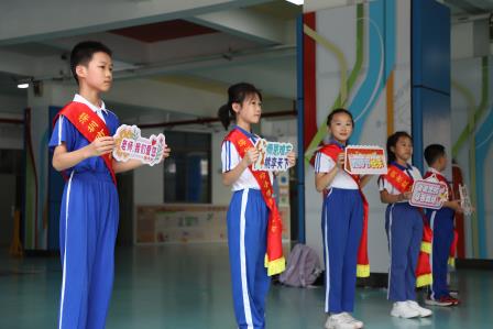 红岭小学·暖心课程｜温情祝福暖师心，家校共育向未来