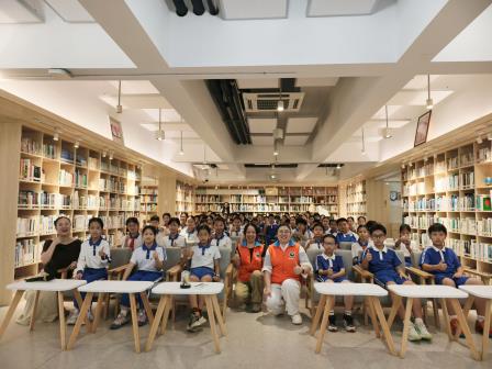防范药物滥用 守护青春未来 ——深圳市翠北实验小学开展禁毒与安全用药专题讲座