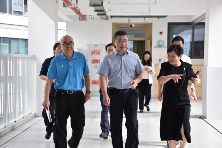 锚定新质教育方向 深耕贯通育人实践 ——罗湖区政协副主席、区教育局长高延勇莅临东晓实验学校调研指导开学工作