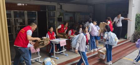 废纸焕善意 爱心暖校园 滨河小学开展“纸等你来”家校社慈善公益行动